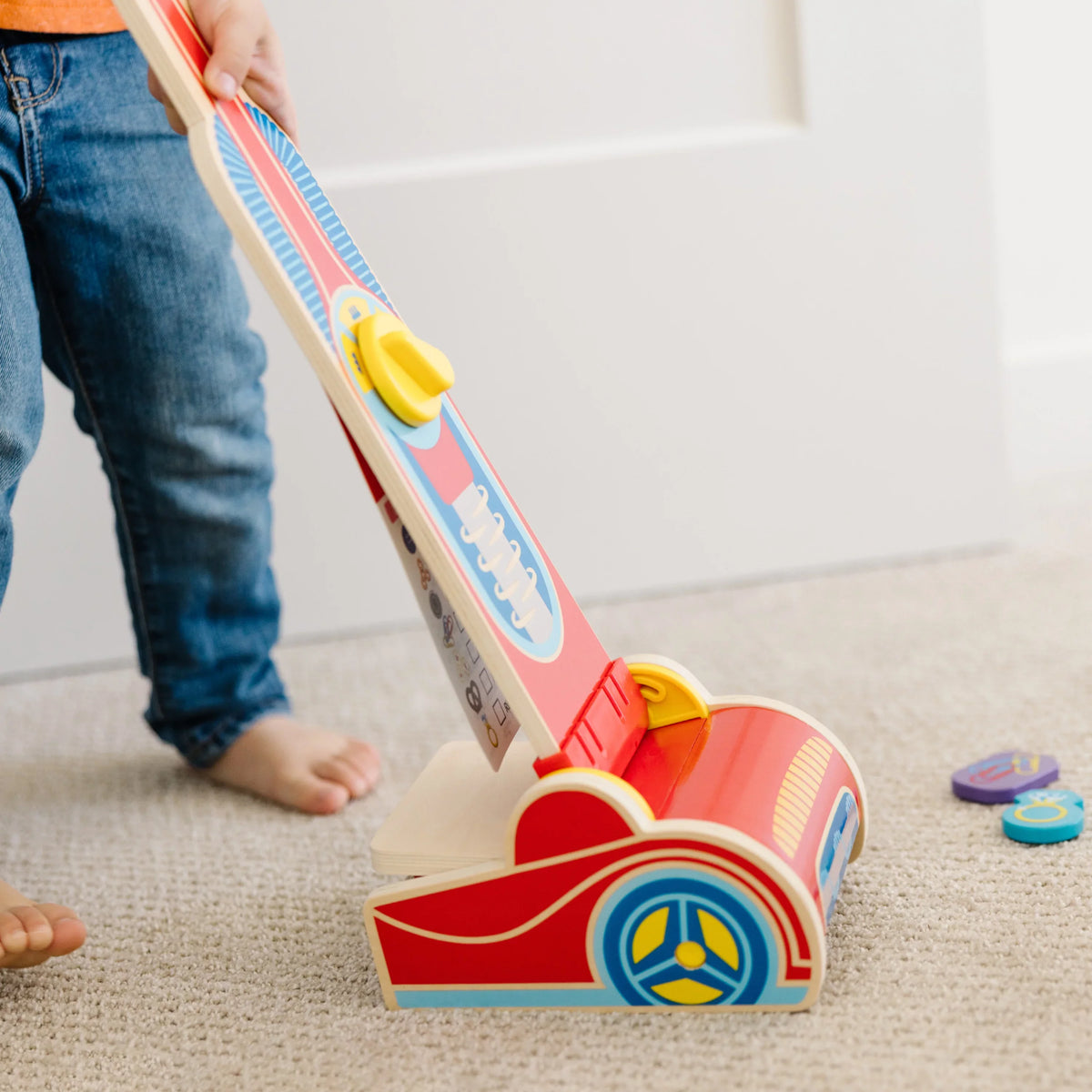 Melissa & Doug Timber Vacuum Cleaner Play Set (10 pcs)