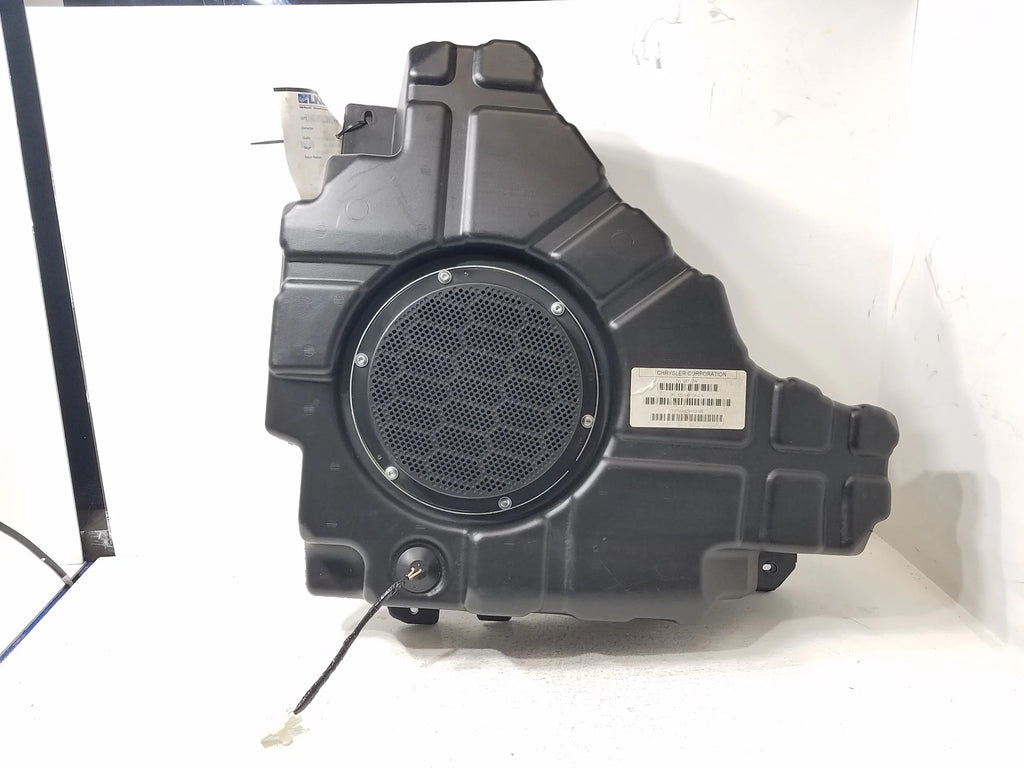 Pre-Owned 2011 Jeep Grand Cherokee Trunk Mount Subwoofer OEM LKQ (Good)