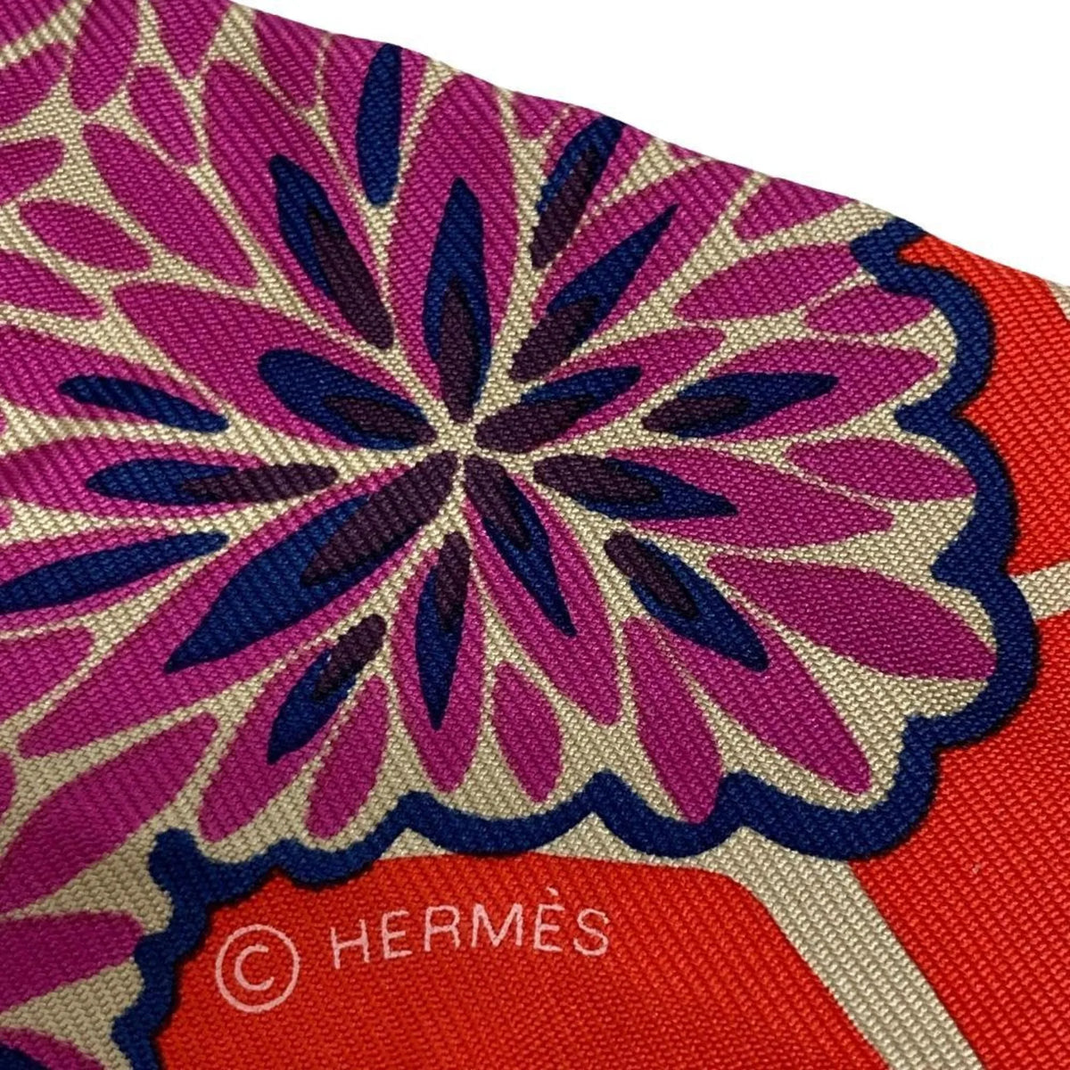 Pre-Owned HERMES THE THREE GRACES Three Graces Scarf Orange Ladies (Fair)