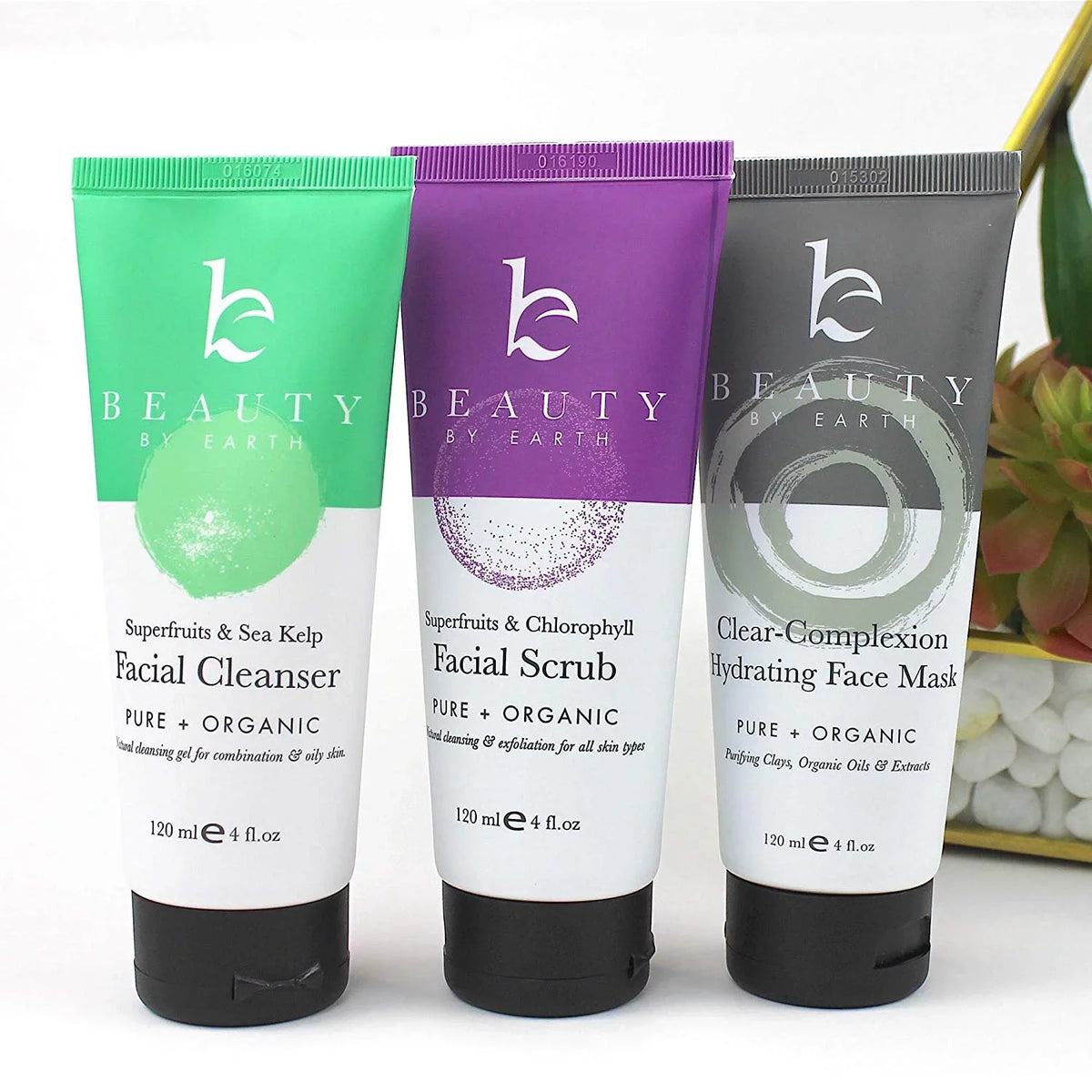 Natural Facial Kit – Facial Wash, Facial Scrub and Clay Mask made with natural ingredients for a gentle facial. The Wash is an invigorating soap, the Scrub contains anti-aging agents