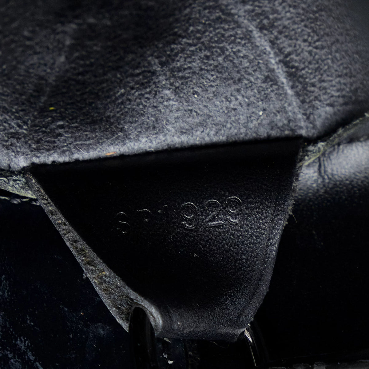 Pre-Owned Authenticated Louis Vuitton Epi Sac Verseau Leather Black Shoulder Bag Unisex (Fair)