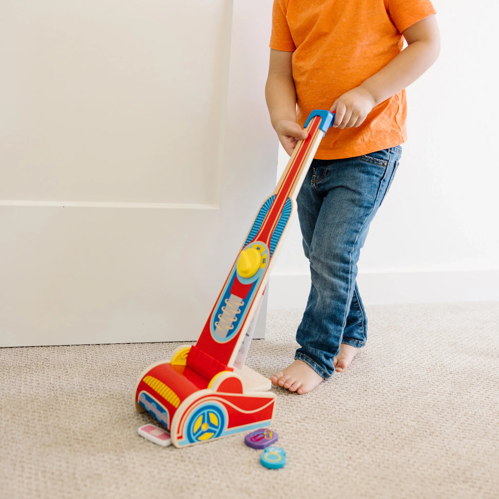 Melissa & Doug Timber Vacuum Cleaner Play Set (10 pcs)
