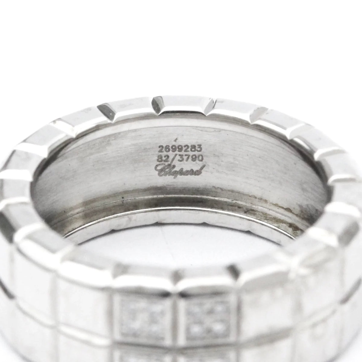 Pre-Owned Chopard Ice Cube 82/3790 White Gold (18K) Fashion Diamond Band Ring (Good)