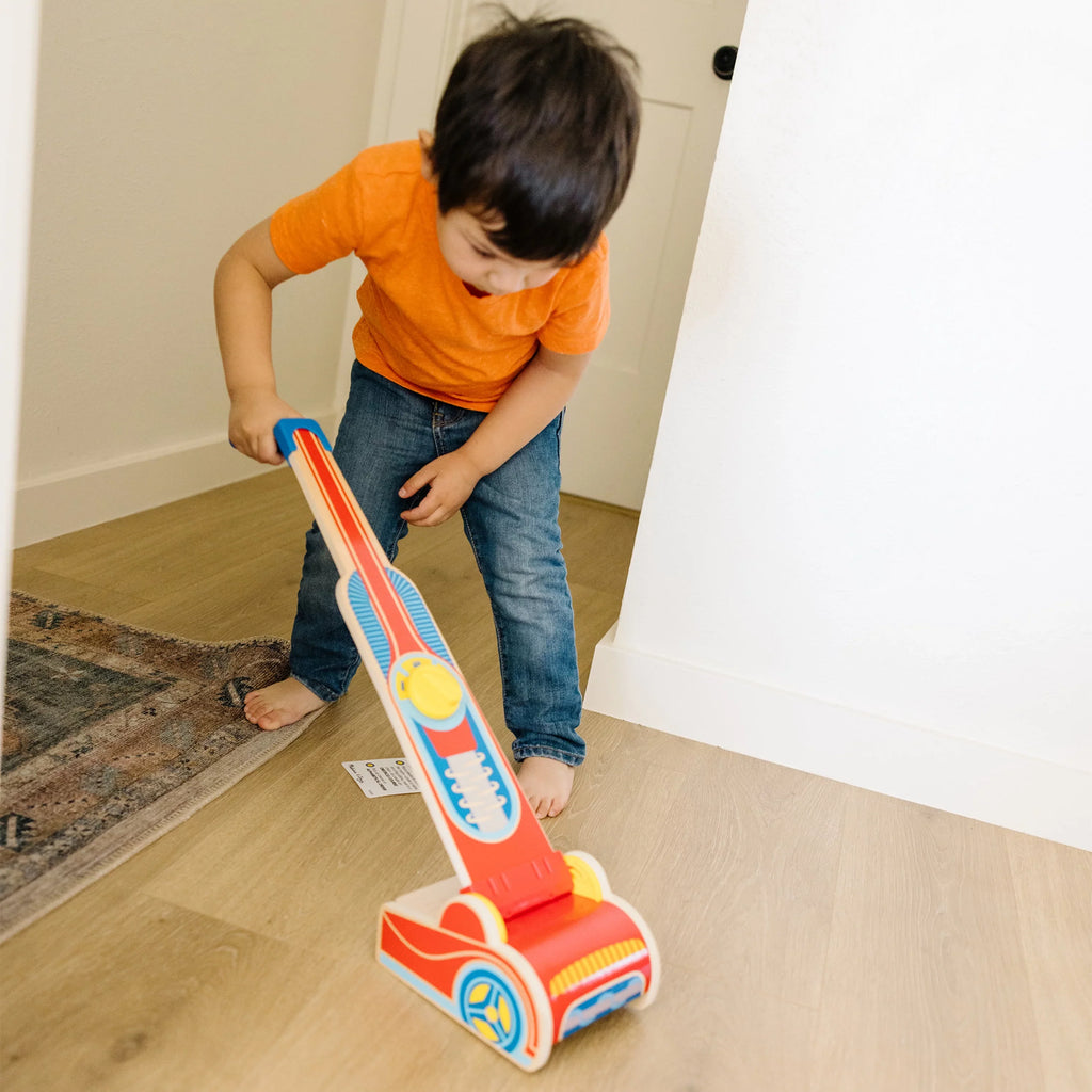 Melissa & Doug Timber Vacuum Cleaner Play Set (10 pcs)