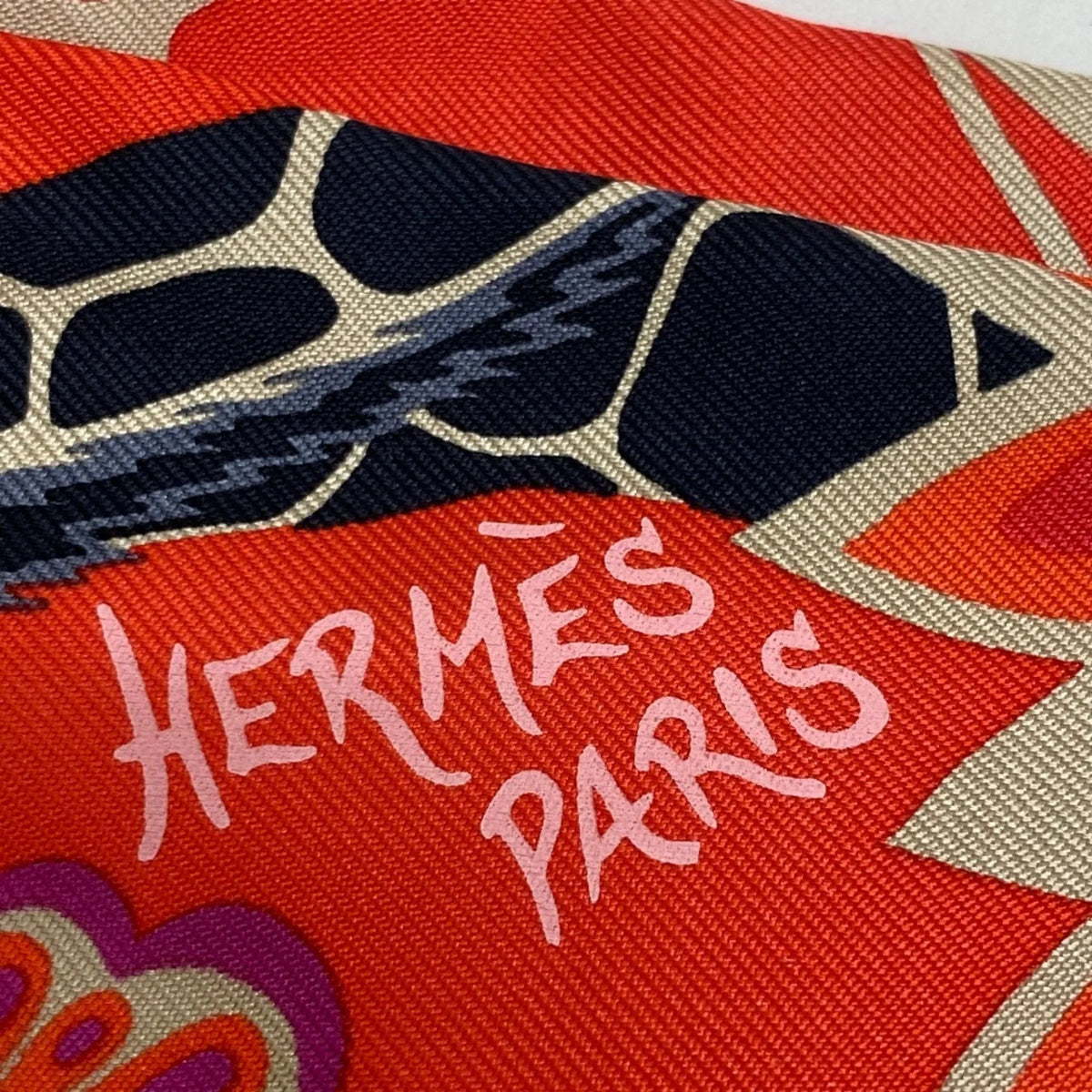 Pre-Owned HERMES THE THREE GRACES Three Graces Scarf Orange Ladies (Fair)