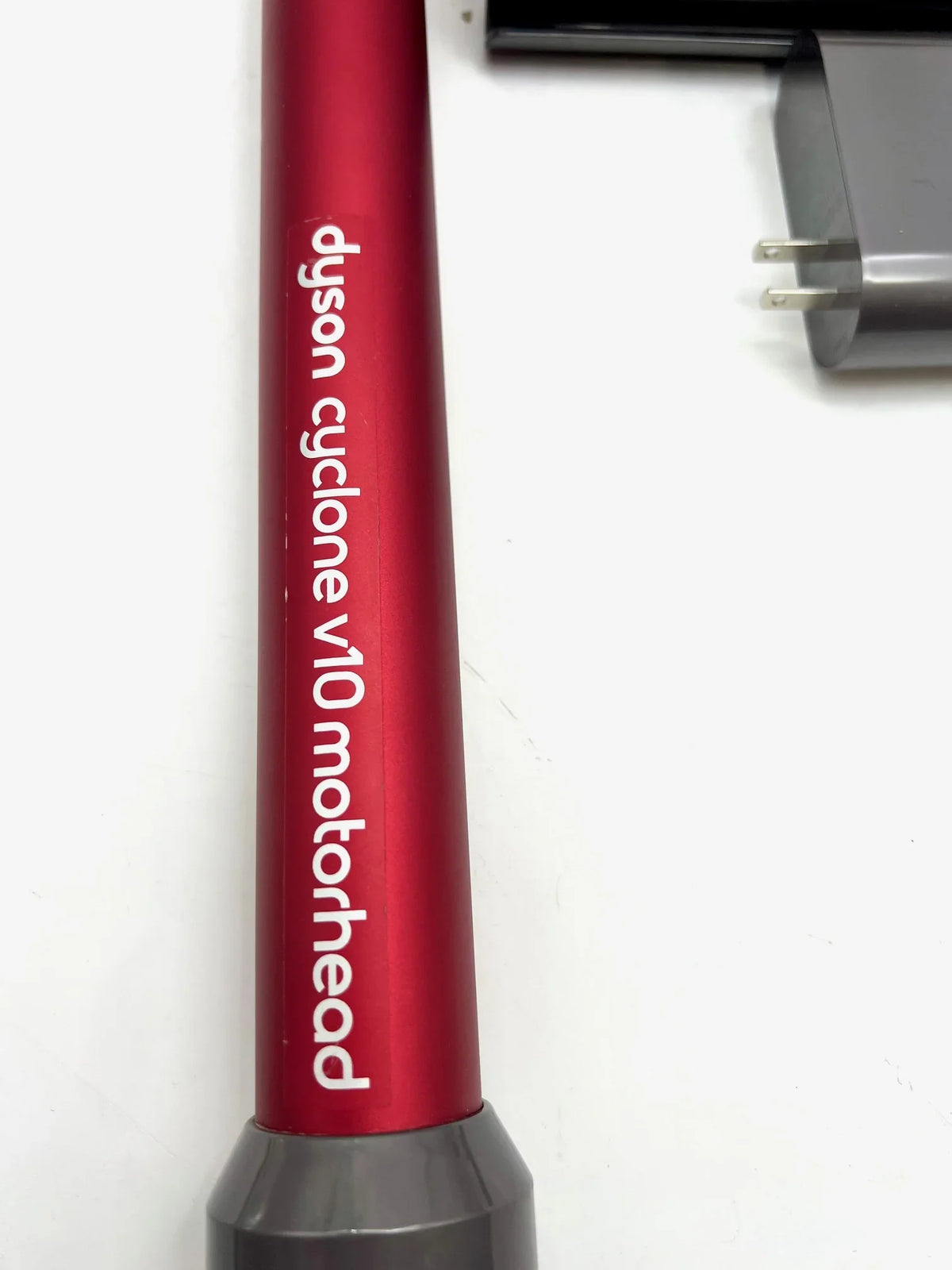 Pre-Owned Dyson Cyclone V10 Motorhead Cordless Stick Vacuum 244393-01 - PURPLE/RED (Fair)
